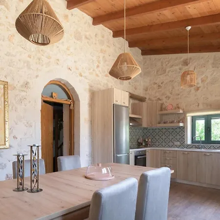 Mouria Villa Gállos